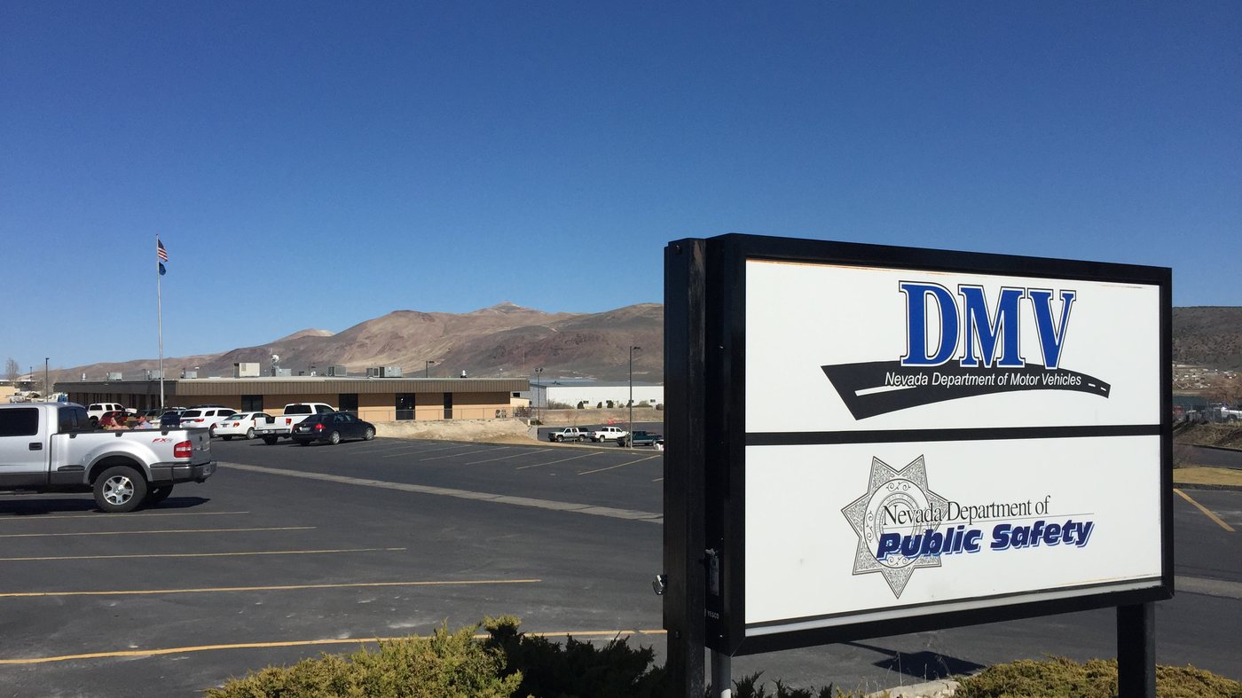 Driver's License, Registration and Insurance After a Move: The Order That Avoids Late Fees