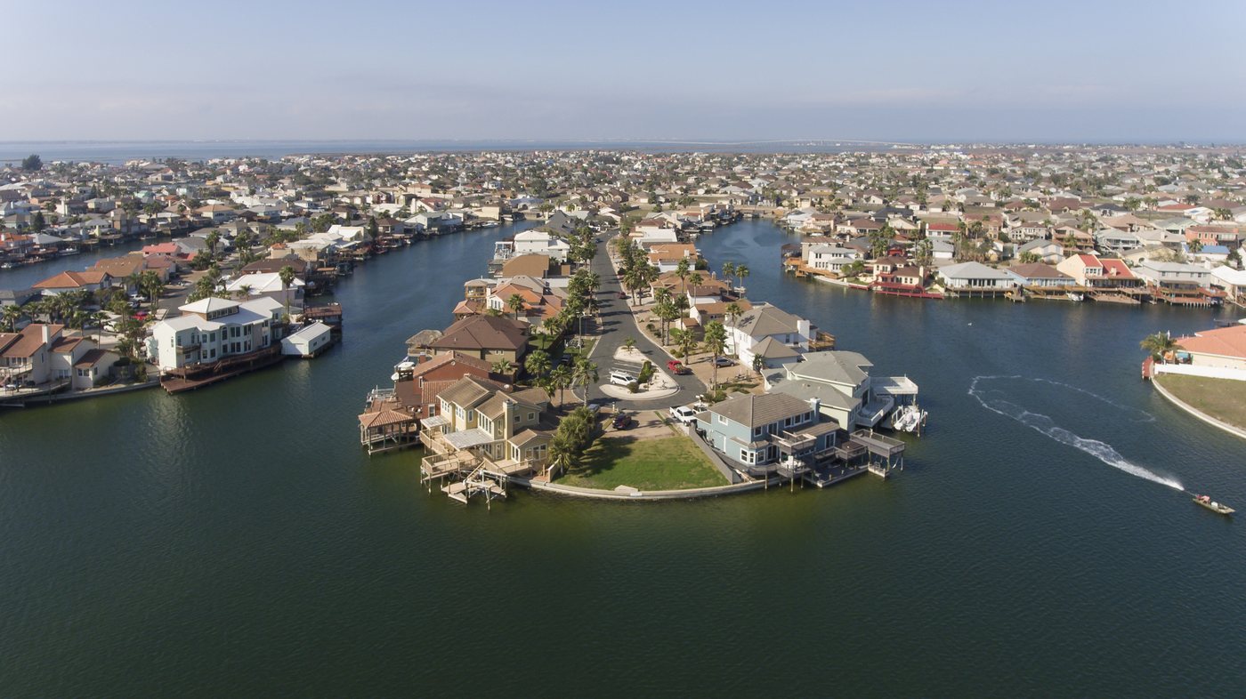 How to Compare Two Neighborhoods Before You Sign a Lease